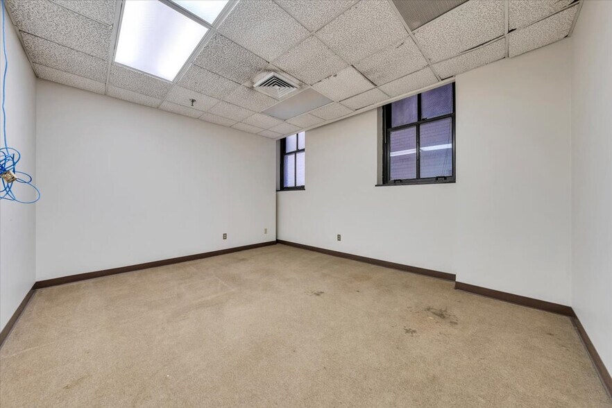 More Photos Of 202-204 S Jefferson St SE, Roanoke Office For Sale