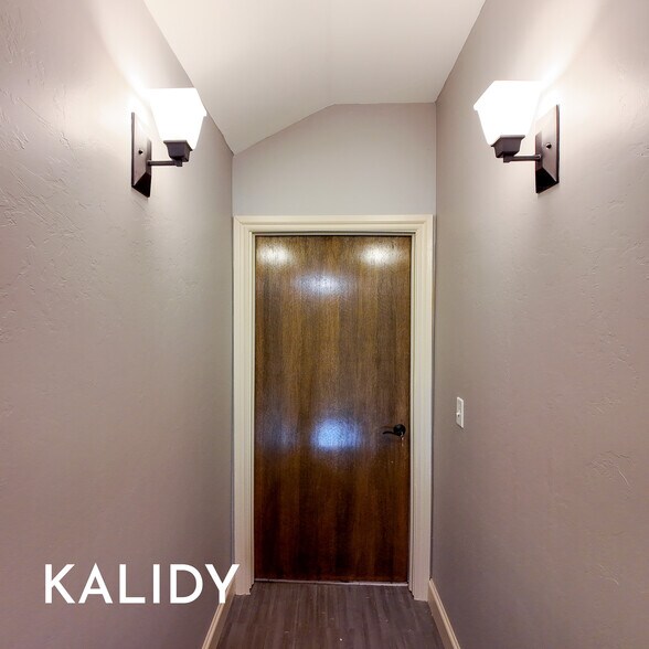 More Photos Of 2220 NW 164th St, Edmond Office For Sale