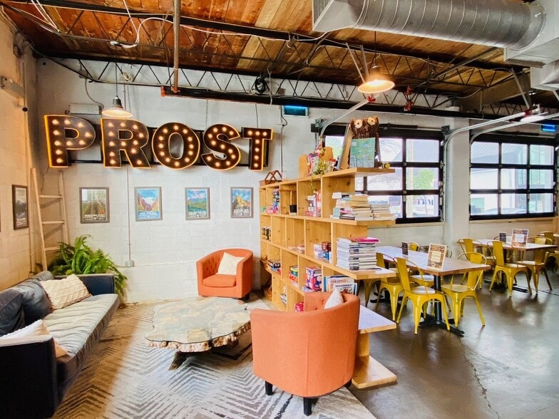 More Photos Of 401 Bryan Ave, Fort Worth Restaurant For Lease
