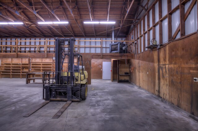 More Photos Of 220 S 9th St, Philomath Truck Terminal For Sale