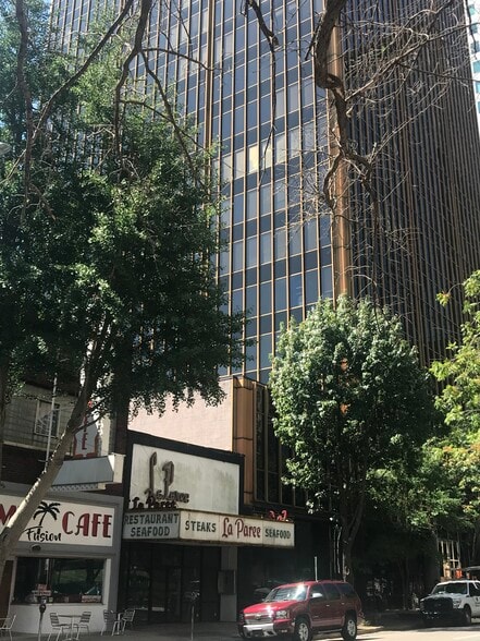 More Photos Of 2013 5th Ave N, Birmingham Restaurant For Lease