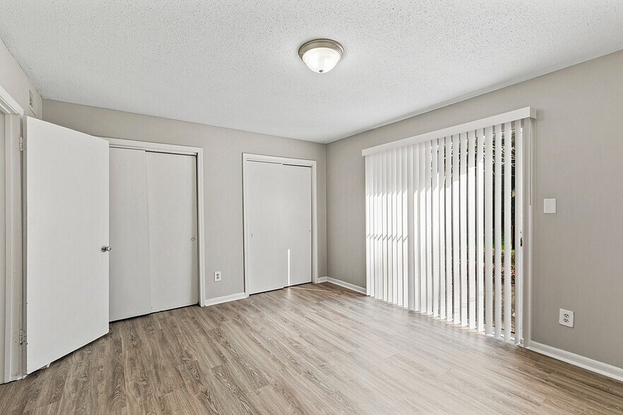 More Photos Of 107 Sterling Ct NW, Center Point Apartments For Sale