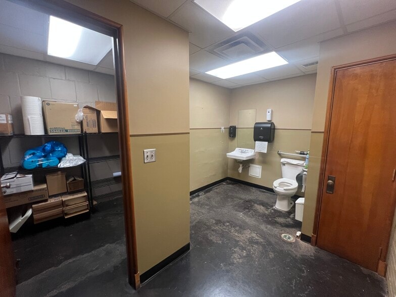 More Photos Of 624 W Sheridan Ave, Oklahoma City Office For Lease