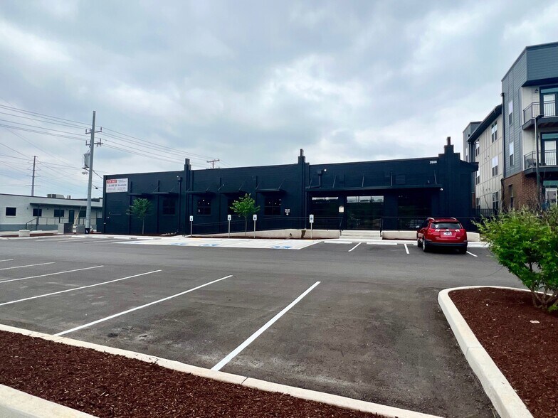 More Photos Of 2600-2602 Fessey Park Rd, Nashville Warehouse For Lease