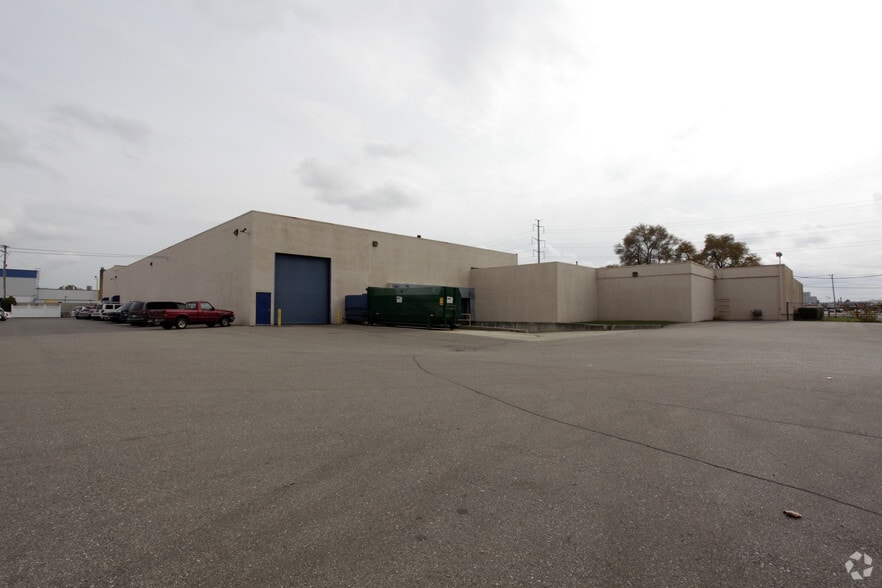 More Photos Of 8655 E 8 Mile Rd, Warren Warehouse For Sale