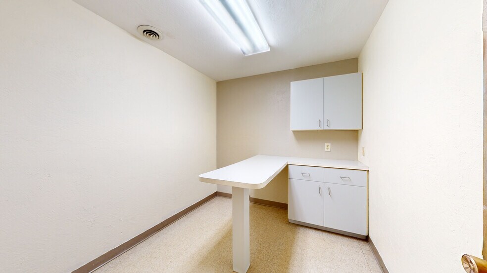 More Photos Of 12249 US Route 30, North Huntingdon Veterinarian Kennel For Sale