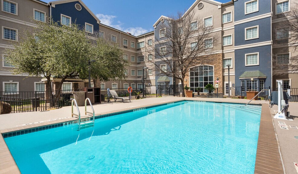More Photos Of 1611 Airport Commerce Dr, Austin Hotel For Sale