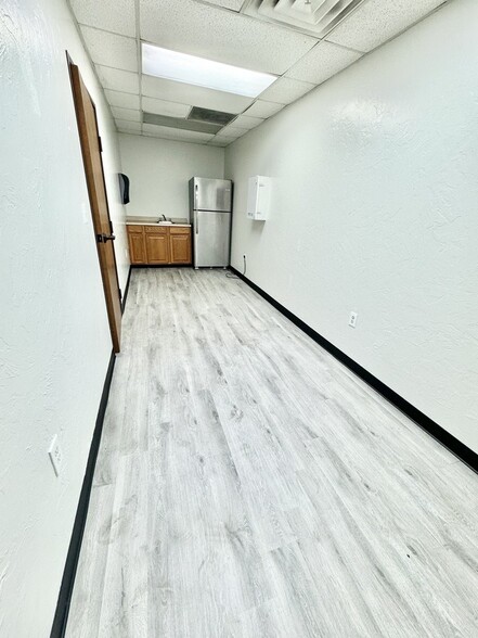 More Photos Of 713 N Morgan Rd, Oklahoma City Warehouse For Lease