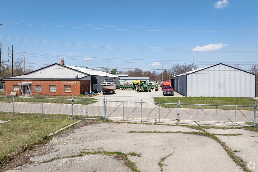 More Photos Of 223 E Patterson St, Tecumseh Warehouse For Sale