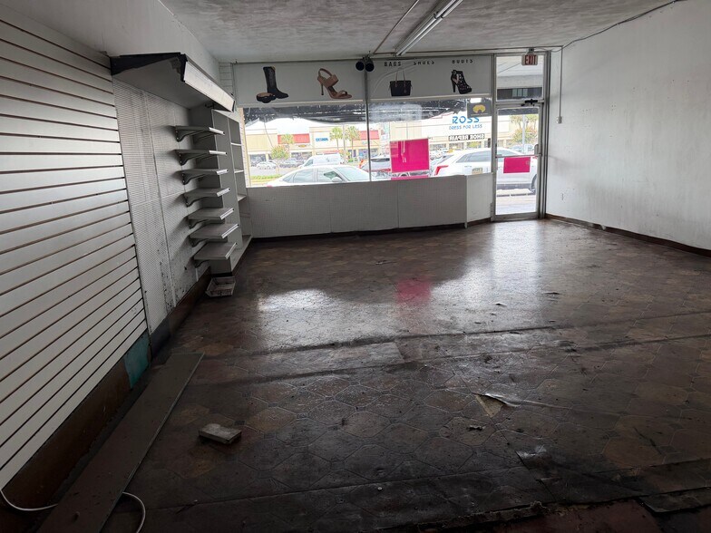 More Photos Of 321 E Michigan St, Orlando General Retail For Lease