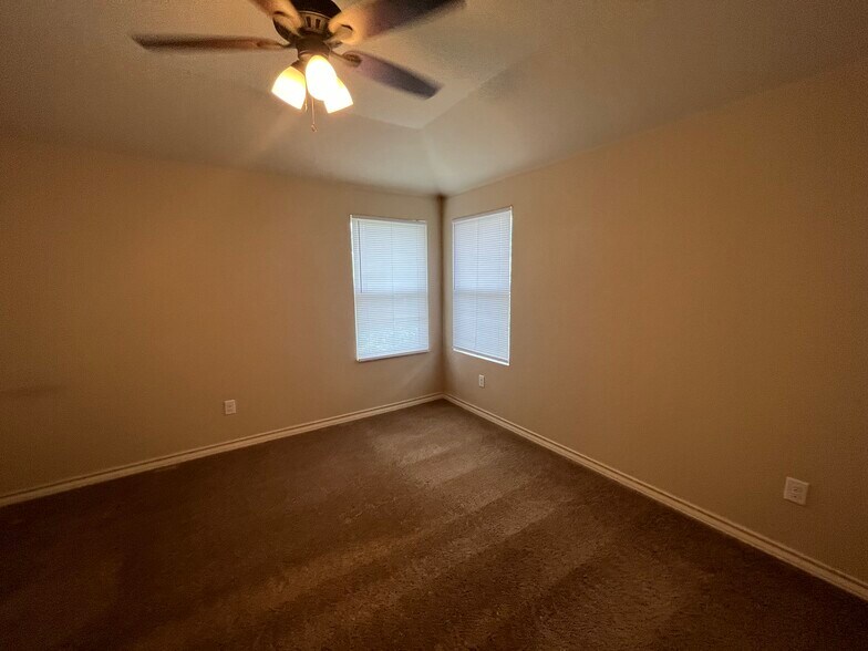 More Photos Of 6618 Mia Way, San Antonio Apartments For Sale