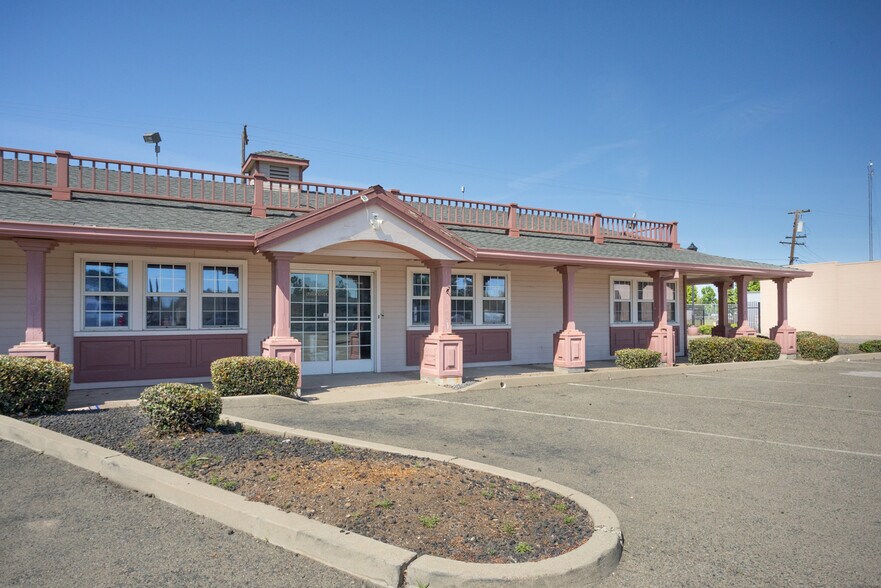 More Photos Of 1227 Bridge St, Yuba City Office For Sale