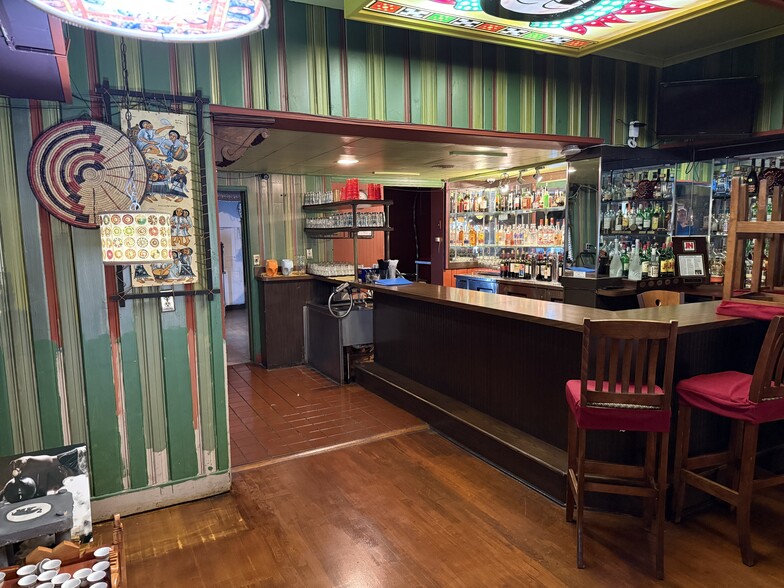 More Photos Of 545 W 9 Mile Rd, Ferndale Restaurant For Sale