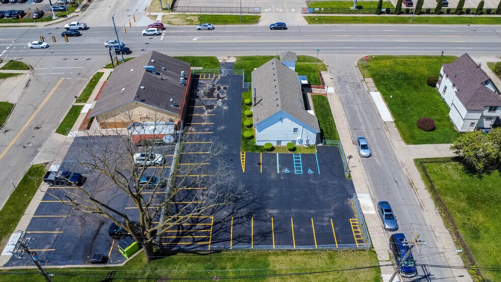 More Photos Of 1196 Joslyn Ave, Pontiac Religious Facility For Sale
