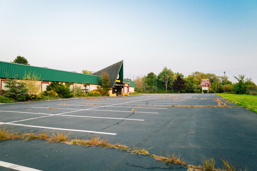 More Photos Of 347 Shattuck Way, Newington General Retail For Sale