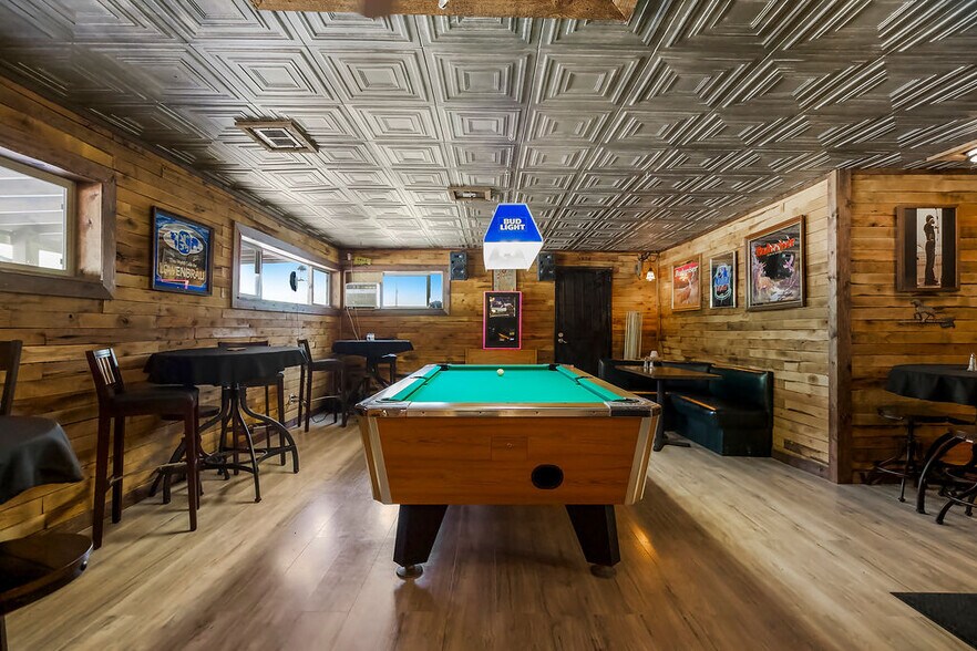 More Photos Of 24200 MO-45, Rushville Flex For Sale