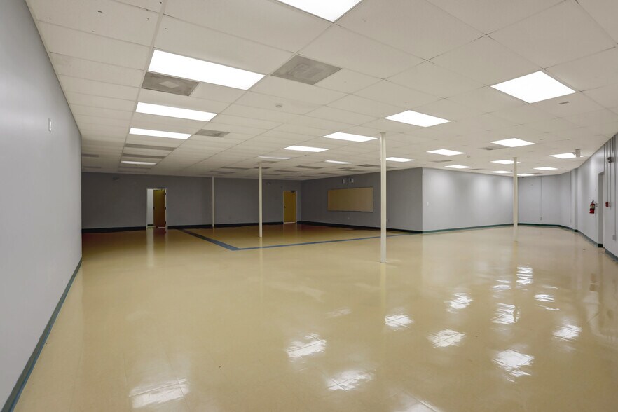 More Photos Of 1299 E Mclemore Ave, Memphis Schools For Sale