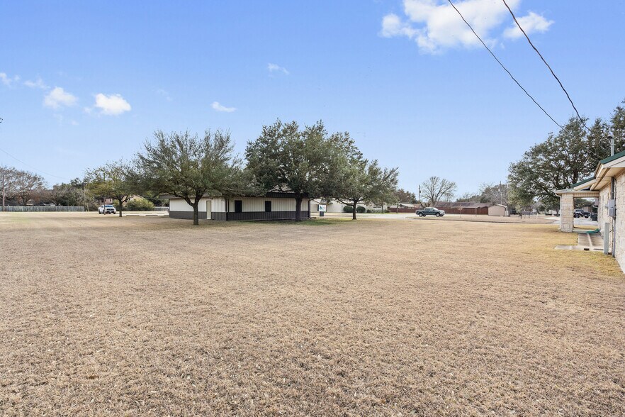 More Photos Of 409 Mallard Ln, Taylor Office Residential For Lease