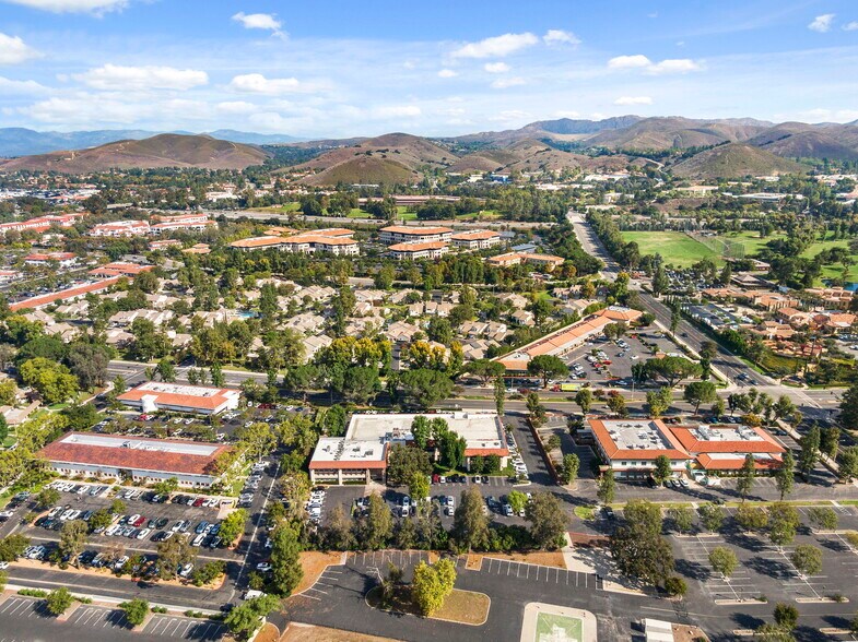 More Photos Of 32144 Agoura Rd, Westlake Village Medical For Lease