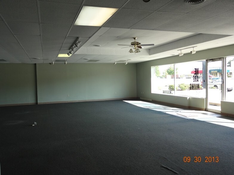 More Photos Of 821 SW Us-40 Hwy, Blue Springs Freestanding For Lease