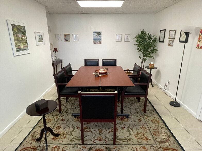 More Photos Of 2335 Tamiami Trl N, Naples Medical For Sale
