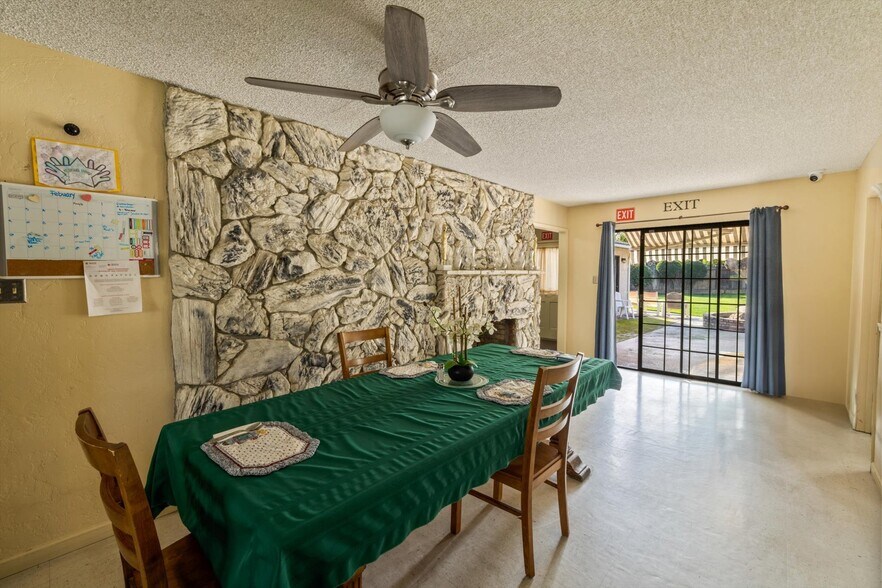 More Photos Of 542 W Browning Ave, Fresno Assisted Living For Sale