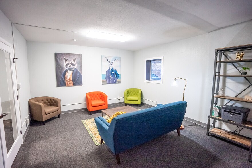 More Photos Of 2708 E Fountain Blvd, Colorado Springs Freestanding For Sale