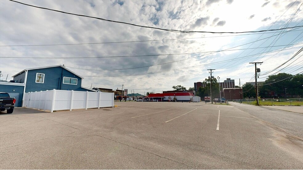 More Photos Of 1509 3rd Ave, Huntington Specialty For Sale