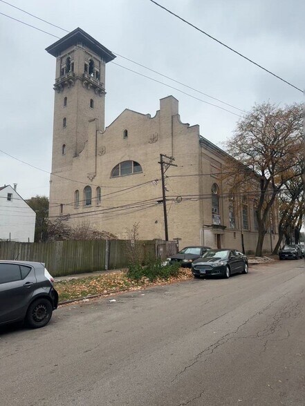 More Photos Of 5001 S Hermitage Ave, Chicago Religious Facility For Sale