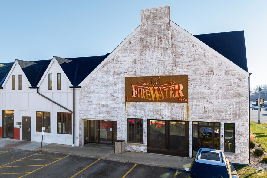 More Photos Of 623 W North Ave, Elmhurst Unknown For Lease