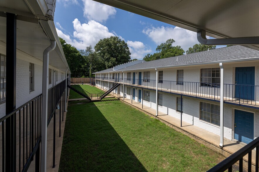 More Photos Of 3417-3443 Spottswood Ave, Memphis Apartments For Sale