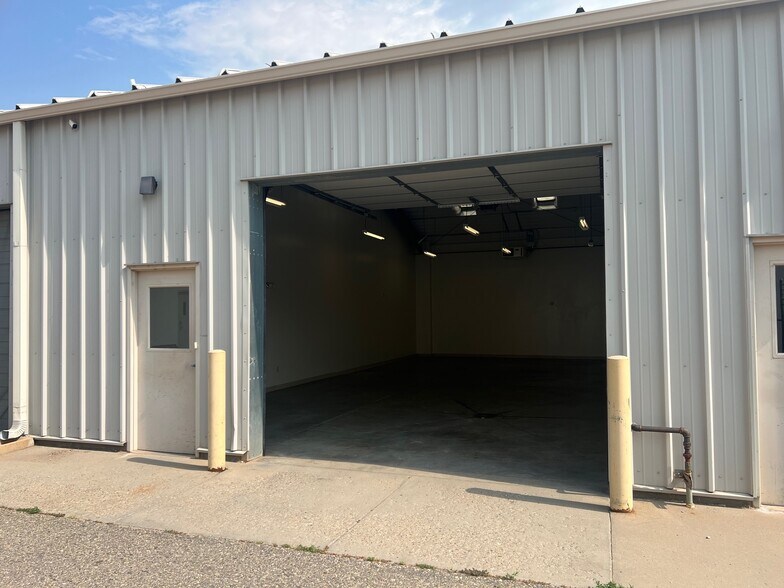 More Photos Of 255 S Cleveland Ave, Loveland Flex For Lease