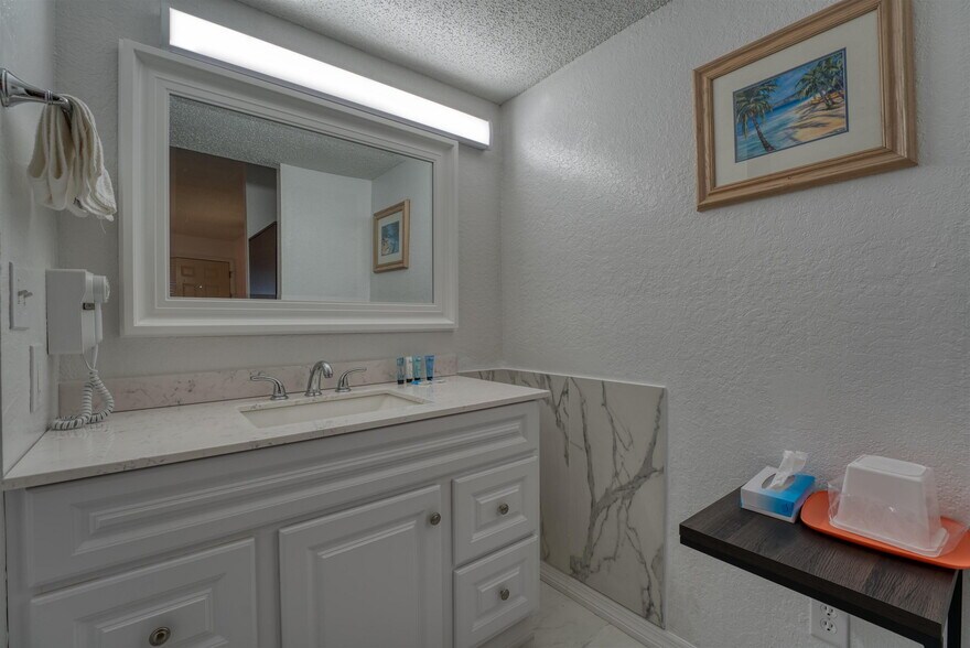 More Photos Of 107 Anastasia Blvd, Saint Augustine Hotel For Sale