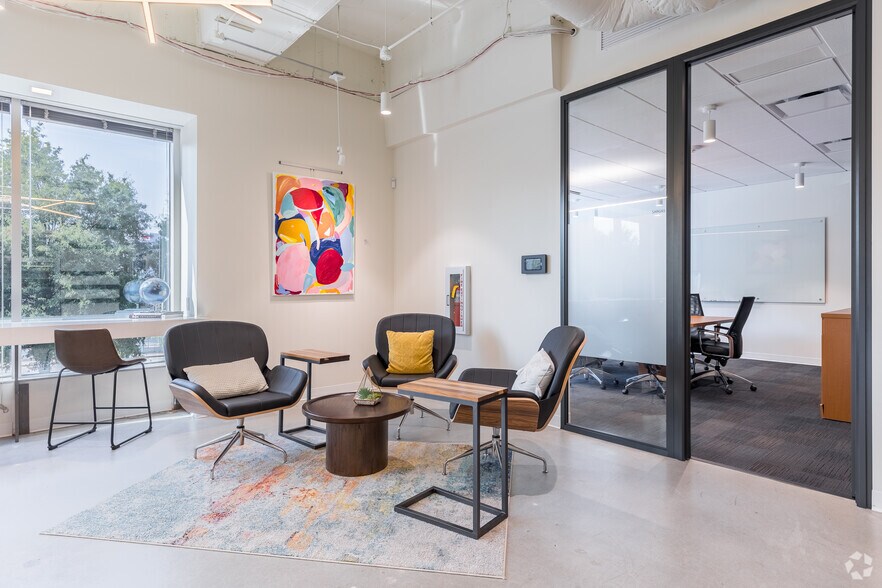 More Photos Of 121 Perimeter Ctr W, Atlanta Coworking Space