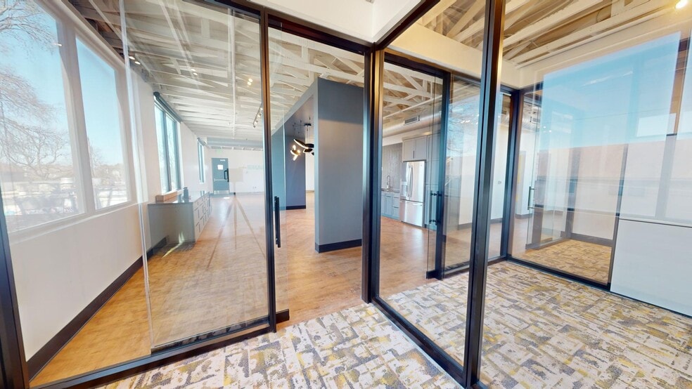 More Photos Of 5621 Emerald Forest Dr, Austin Restaurant For Lease