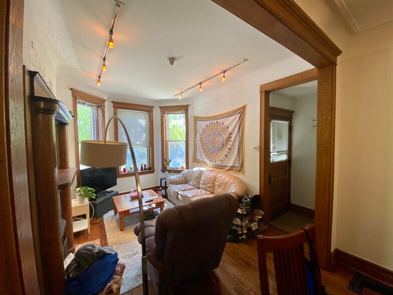 More Photos Of 2439 N Seminary Ave, Chicago Apartments For Sale