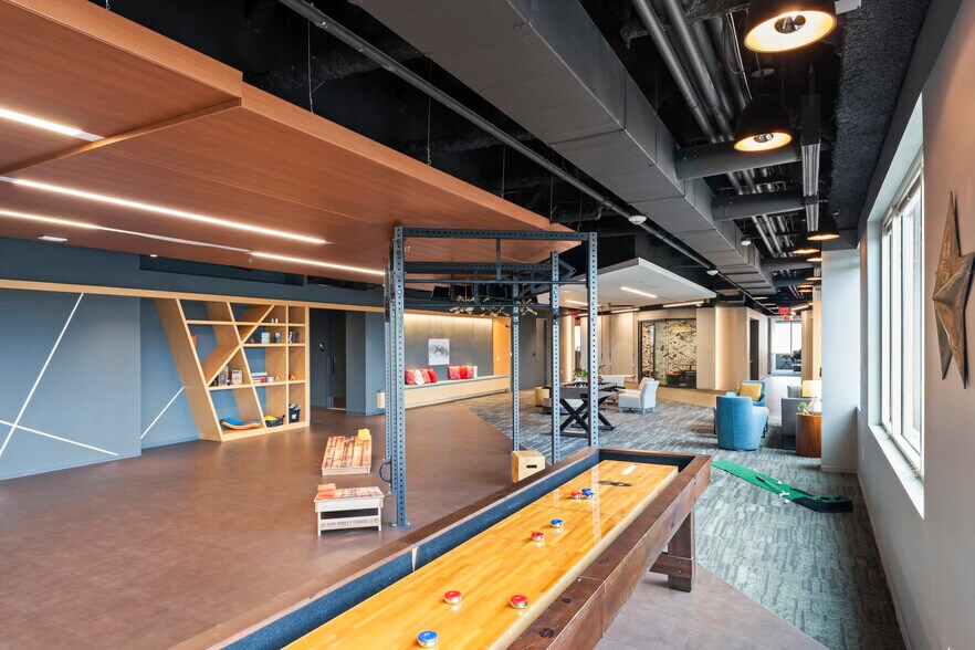 More Photos Of 1602 Village Market Blvd SE, Leesburg Office For Lease