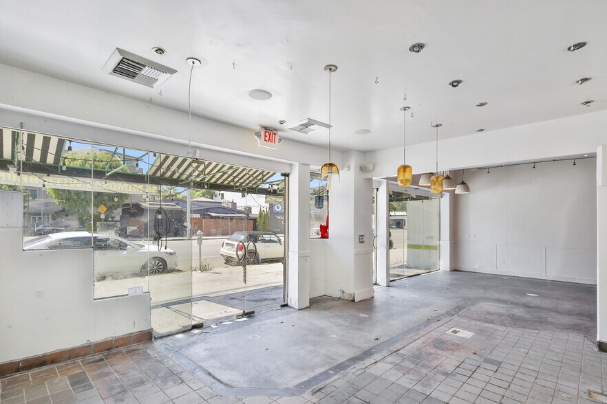 More Photos Of 414 N La Cienega Blvd, Los Angeles Restaurant For Sale
