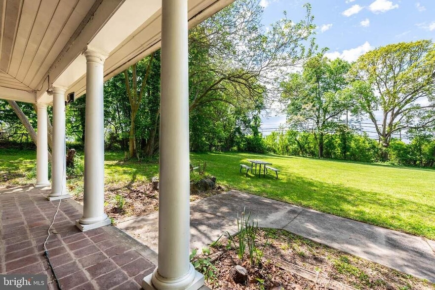 More Photos Of 6712 Dogwood Rd, Woodlawn Schools For Sale