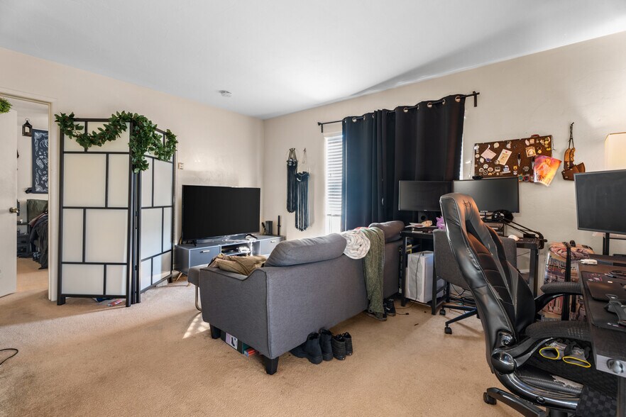 More Photos Of 5707 Mildred St, San Diego Apartments For Sale
