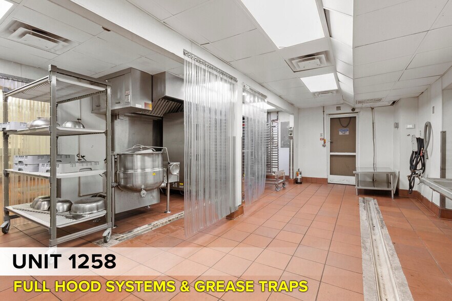 More Photos Of 1250-1264 SW Biltmore St, Port Saint Lucie Warehouse For Sale
