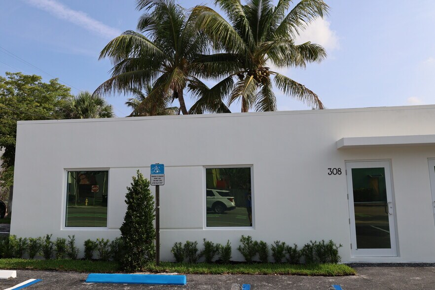 More Photos Of 302-308 Lucerne Ave, Lake Worth Office For Lease