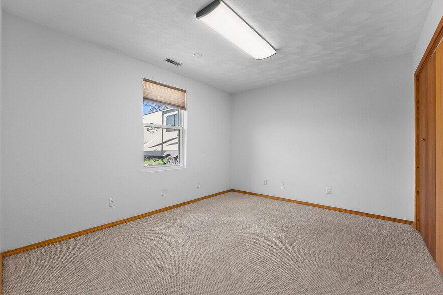 More Photos Of 407 W Saint Joseph St, Perryville Office For Sale