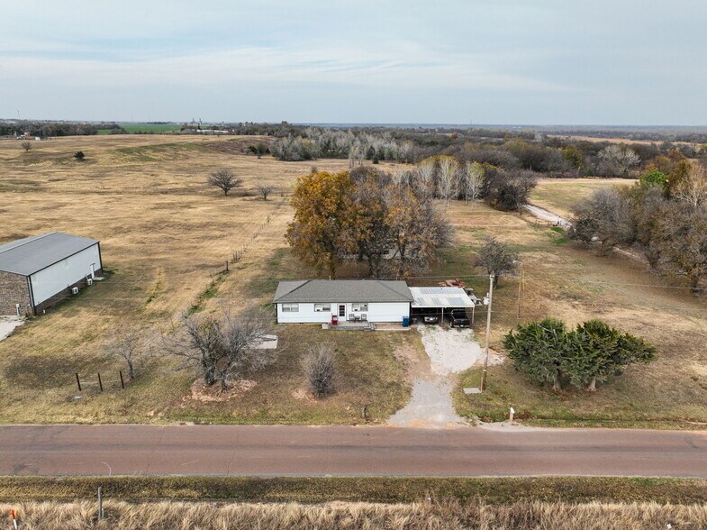 More Photos Of 1725 NE 16th St, Newcastle Warehouse For Sale