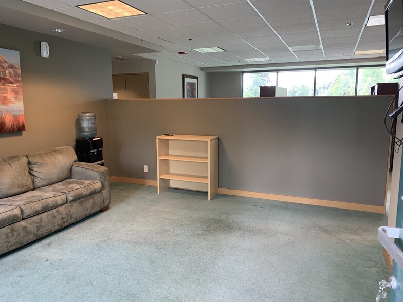 More Photos Of 10634 E Riverside Dr, Bothell Office For Lease