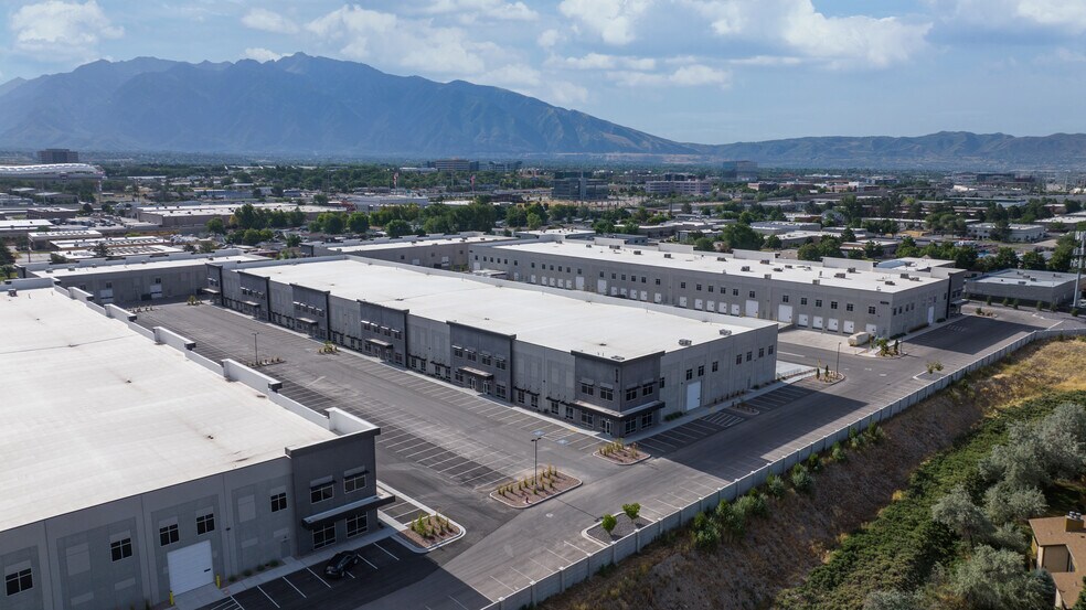 More Photos Of 9240 S 500 W, Sandy Warehouse For Lease