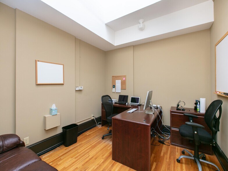 More Photos Of 317 N Main St, Hendersonville Storefront Retail Office For Sale