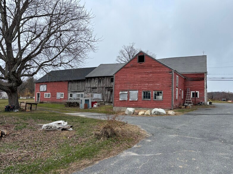 More Photos Of 138 Main Rd, Westhampton Restaurant For Sale