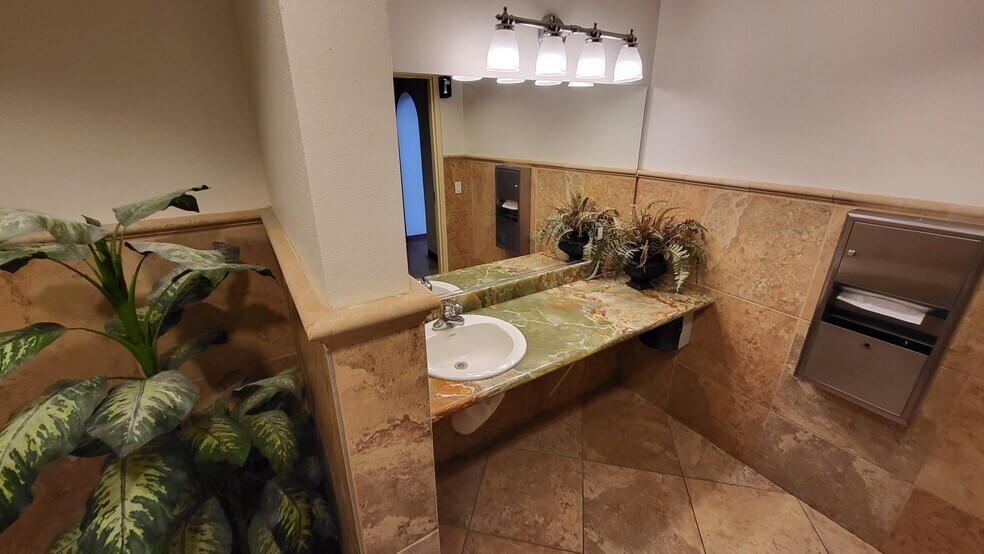 More Photos Of 1825 E Flamingo Rd, Las Vegas Office For Sale