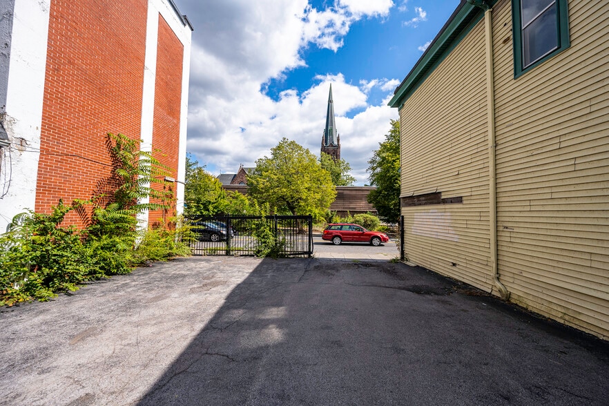 More Photos Of 250 Grant St, Buffalo Storefront For Sale